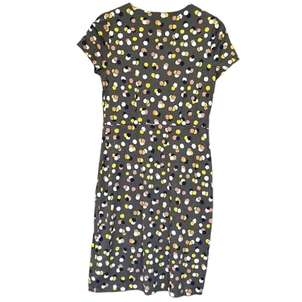 Boden Emory Jersey Short Sleeve Dress in Pewter Fallen Blossom Size 6 - Picture 4 of 11